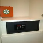 Estate4home - Surreo Luxury