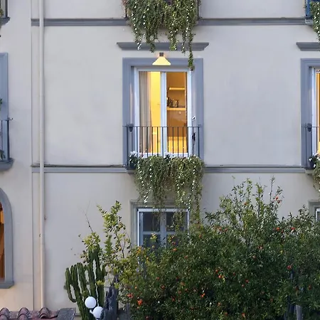 Estate4home - Surreo Luxury Готель типу 