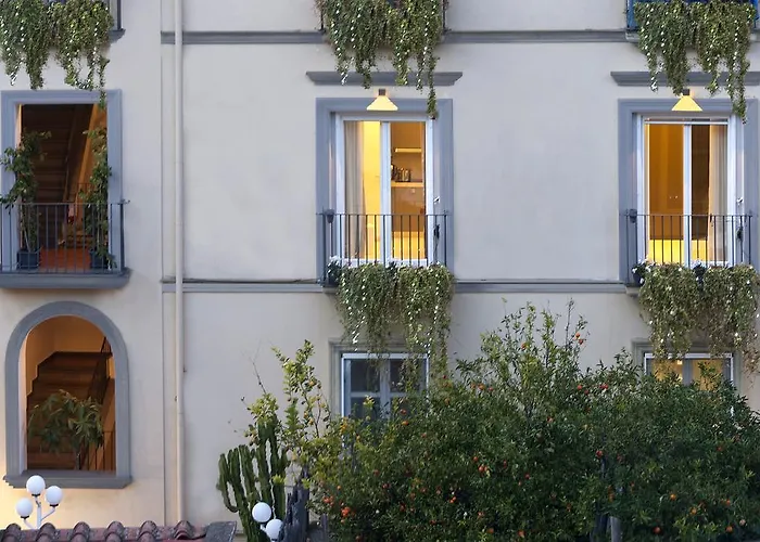 Estate4home - Surreo Luxury Готель типу 